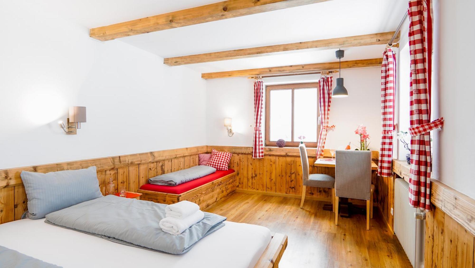 Landgasthof Zum Papyrer - Erholung Im Urlaubsgebiet Lenggries Ruang foto