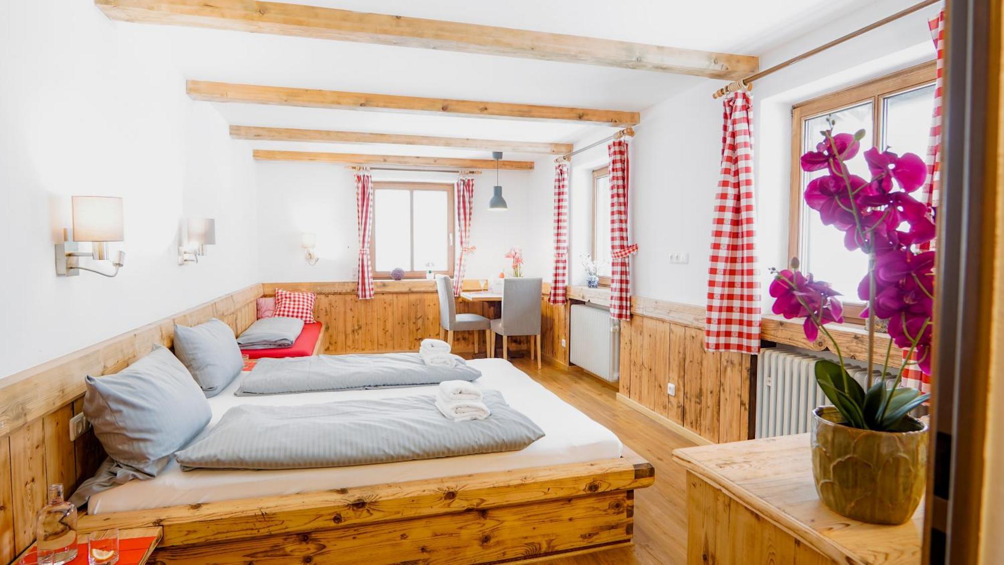Landgasthof Zum Papyrer - Erholung Im Urlaubsgebiet Lenggries Ruang foto