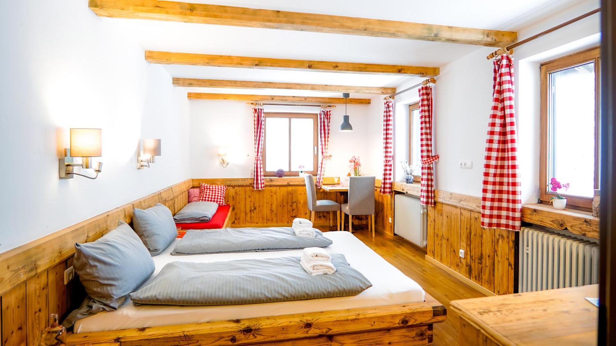 Landgasthof Zum Papyrer - Erholung Im Urlaubsgebiet Lenggries Ruang foto