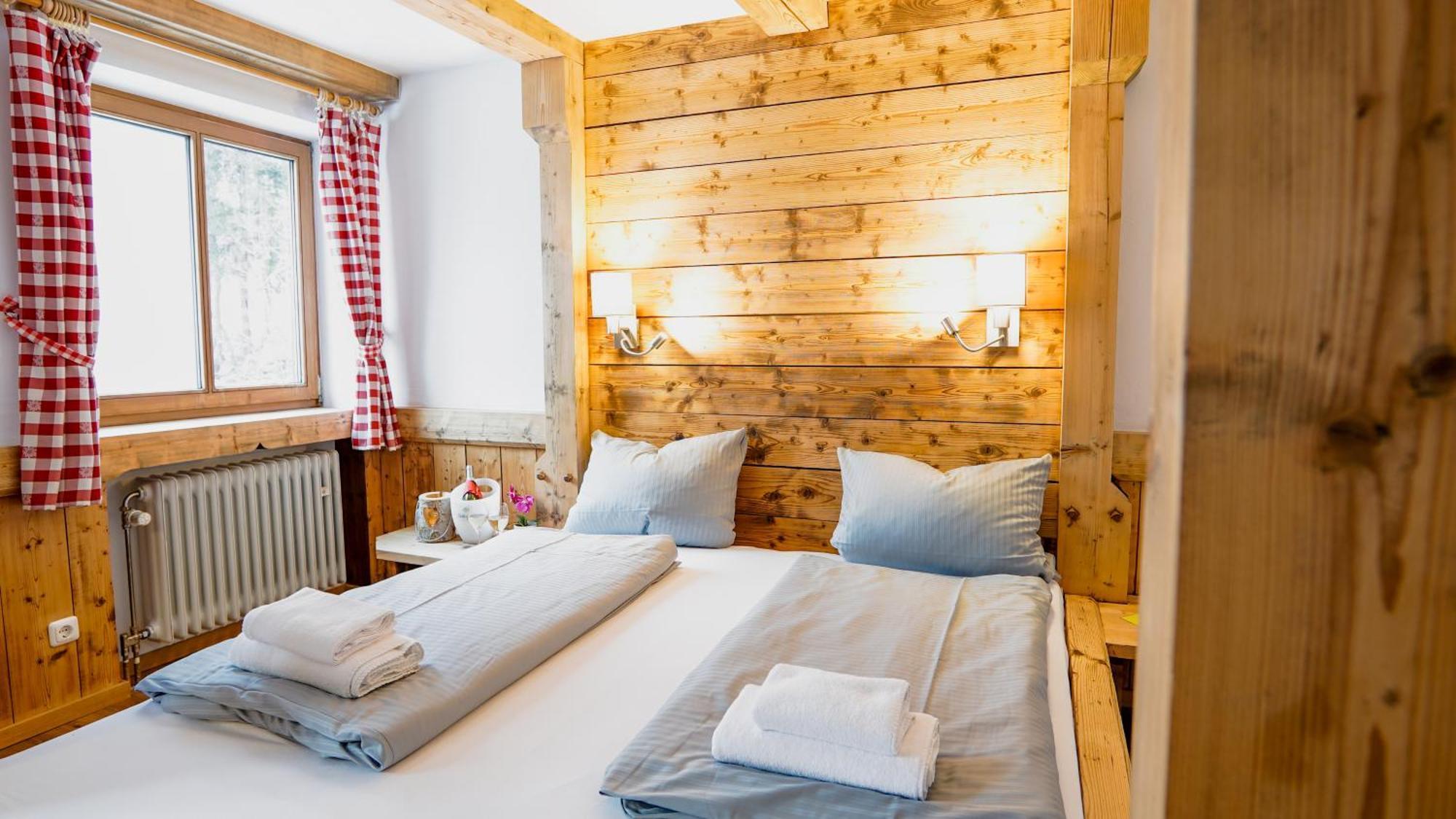 Landgasthof Zum Papyrer - Erholung Im Urlaubsgebiet Lenggries Bagian luar foto